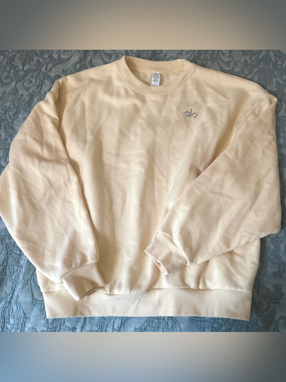 Alo Yoga NWT Accolade Crew Neck Pullover Candlelight Yellow medium Unisex